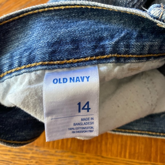 Old Navy distressed jean skirt - Picture 4 of 4